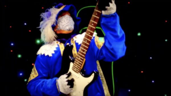 De muzikale monsterhit van de week: Kapjespiet - Daar kan een kapje op