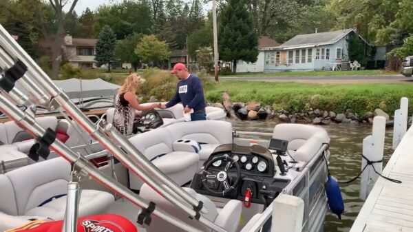 Ook op deze nieuwe beelden verloopt het huwelijksaanzoek niet al te voorspoedig