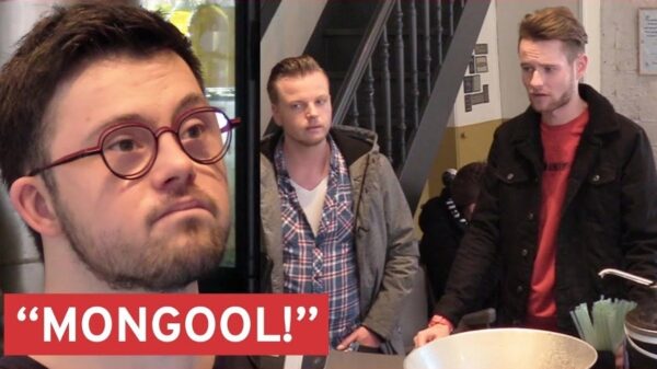 Sociaal experiment: "mongooltjes" pesten in het openbaar