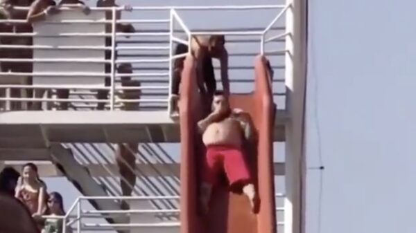 Een slechte timing in het zwembad is behoorlijk pijnlijk