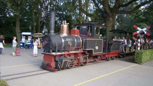 De Efteling is op zoek naar een nieuwe machinist voor €2000,- per maand