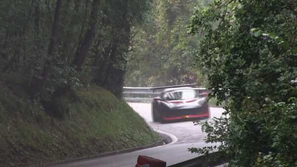 Even genieten van 10 supervette hillclimb-monsters in actie