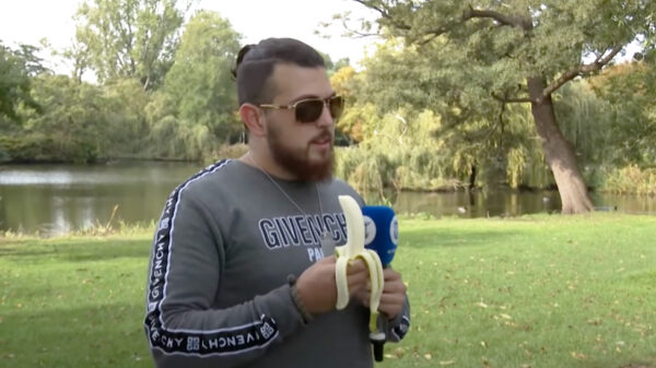 Lachgaskoning Deniz is blijkbaar compleet van de ballonnetjes af