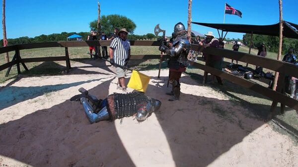 Riddergevecht komt ten einde na een pijnlijke bijlslag op zijn klokkenspel