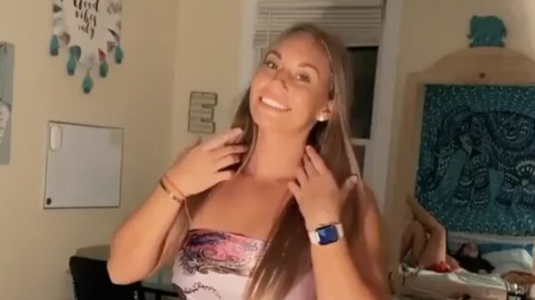 Kijk mam en pap, dit is mijn nieuwe vriendin!