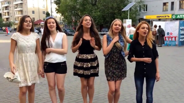 Goedemorgen: tijd voor wat muzikaal genot van de Russische folkgroep "Beloe Zlato"