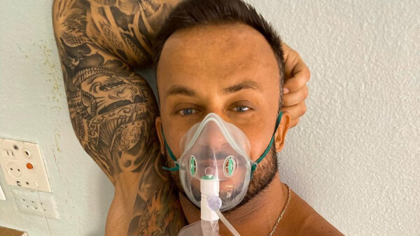 Influencer met miljoen volgers ontkent coronavirus en overlijdt aan... Jawel, het coronavirus