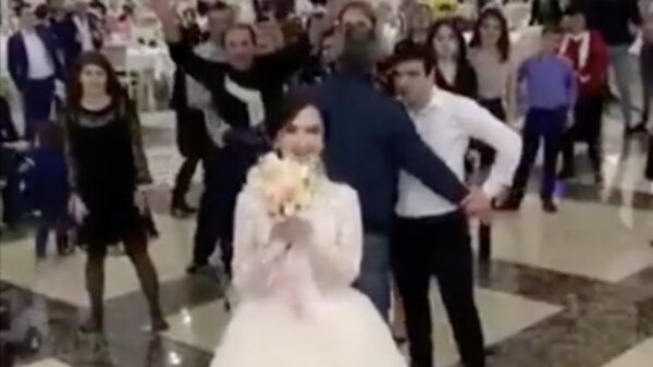 Het gooien met het bruidsboeket zorgde voor een flinke familieruzie