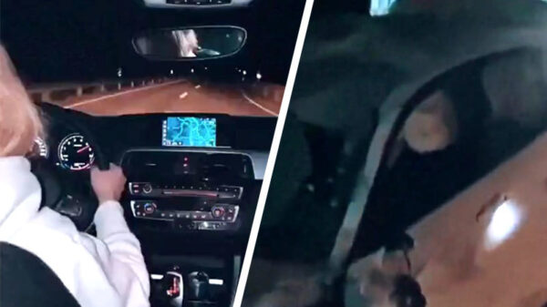 Vrouw achter het stuur: negeert d'r navigatie en rijdt auto volledig in de prak