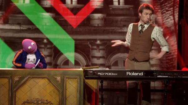 Randy Feltface geeft Dan er even kogelhard van langs