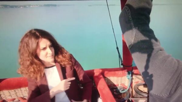 Franse televisieploeg stort tijdens luchtballonvaart in het water