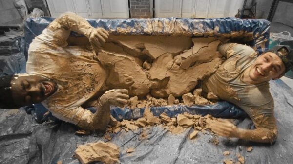 Meesterbreinen met ADHD gaan in een badkuip vol beton zitten