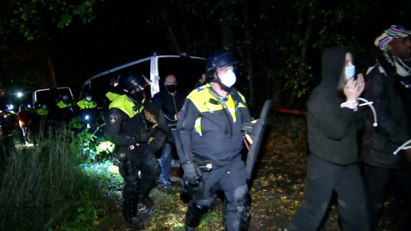 Feestgangers Limburgs coronafeestje doen huilie huilie: te hard aangepakt door politie