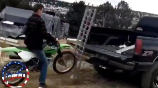 Het inladen van de motor eindigde met fikse hoofdpijn