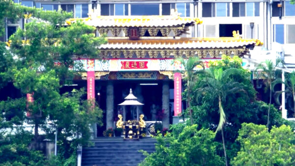 Voor alle sneaky gluurders: dit is hoe 600x optische zoom eruitziet