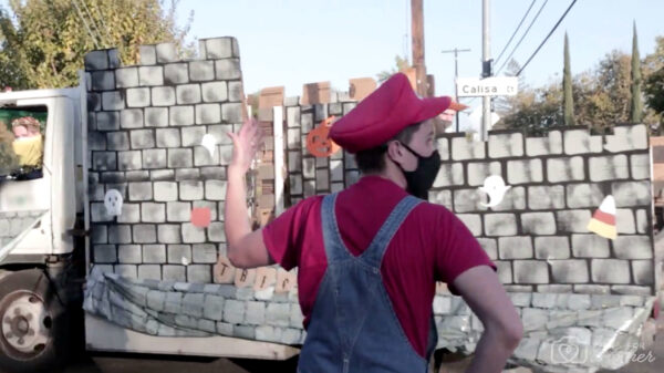 Feelgood: helden bouwen snoepkatapult voor koters die niet konden trick or treaten