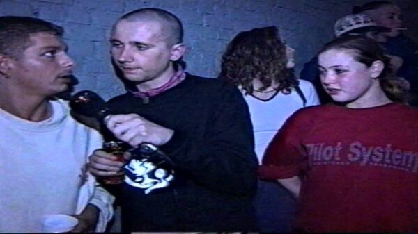 Effe lekker stampen met deze old school Thunderdome '97-reportage