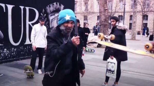 Een compilatie met figuren die een gruwelijke hekel aan skateboarders hebben