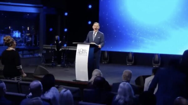 Gekkie Kenneth Copeland kan de winst van Joe Biden nog niet zo goed verwerken