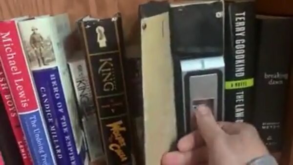 Vraagje: wat vinden jullie van mijn nieuwe verborgen kamer?