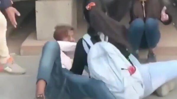 Kijk bij het maken van een salto altijd even goed om je heen