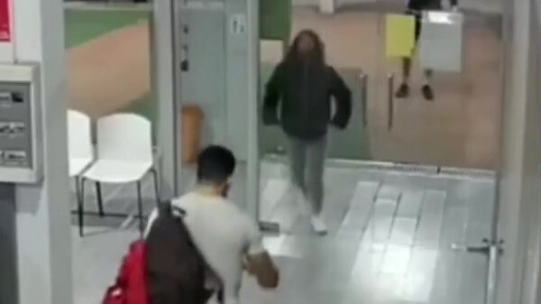 Jup, de glazenwasser heeft weer goed zijn best gedaan