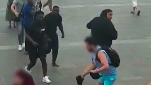 Agressieve idioten breken neus van 25-jarige man tijdens mishandeling in Scheveningen