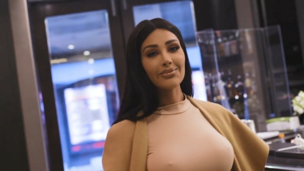Vrouw lapt meer dan £1.000.000 om op Kim Kardashian te lijken