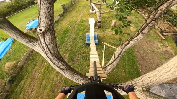 Iciar van den Bergh neemt de ingewikkelde route naar zijn werk