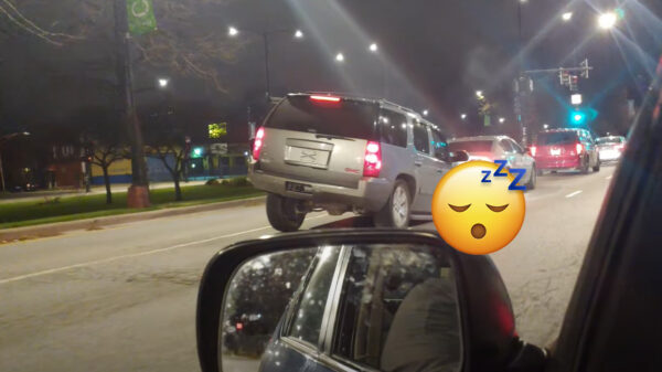 Uhm.. automobilist is onderweg naar huis iets belangrijks verloren