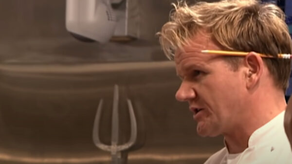 Gewoon 4 minuten lang Gordon Ramsay die alles kapotmaakt