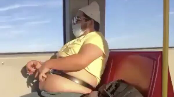 Ook Navelsmurf durft weer gewoon met het openbaar vervoer te gaan