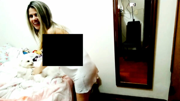 De Braziliaanse Flávia Ventura is echt gek op haar hond!