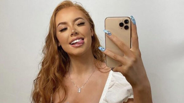 Spiegeltje spiegeltje aan de wand deze vrouwen zijn behoorlijk amusant (43)