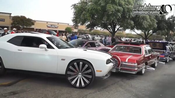 Straatgevecht breekt uit nadat belachelijk getunede auto’s zachtjes crashen