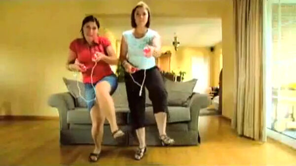 Web classic: met de Shii kun je je vrouw ook eens lekker laten gamen