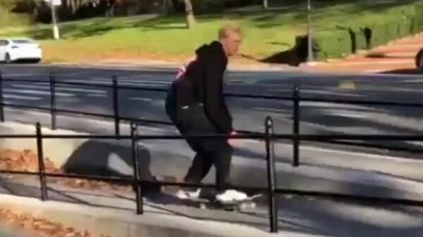 Dit lijkt ons een behoorlijk pijnlijke remtechniek