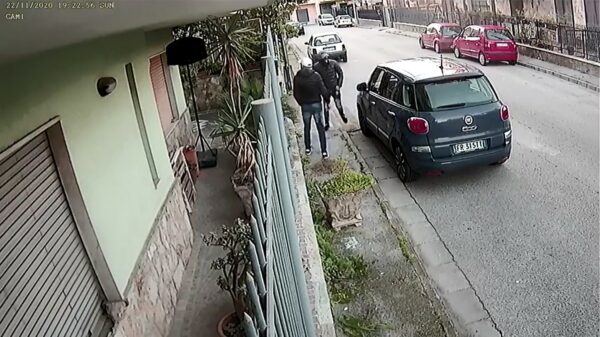 Mi scusi: Fiat 500 gone in 30 seconds