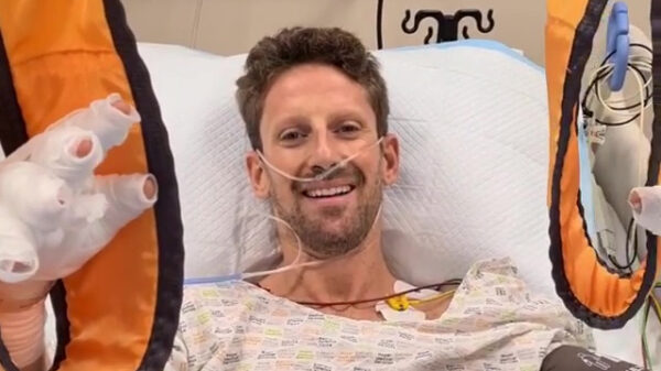 Romain Grosjean doet het nog en laat vanuit het ziekenhuis van zich horen