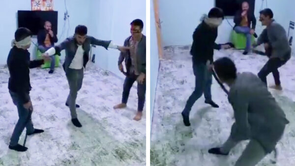 Doe eens gek, mep elkaar eens knetterhard met een riem