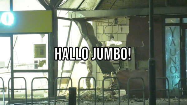 Bizarre beelden: complete voorgevel Jumbo Westervoort weggeblazen na explosieve plofkraak