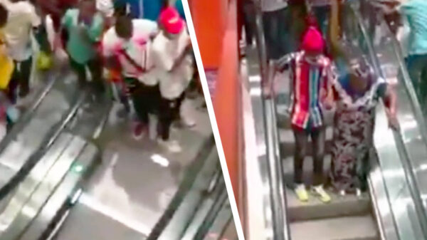 Kameroeners die voor het eerst een roltrap bestijgen zijn onbedoeld hilarisch