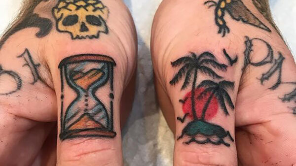 Liefhebbers van tatoeages komen weer volledig aan hun trekken (191)