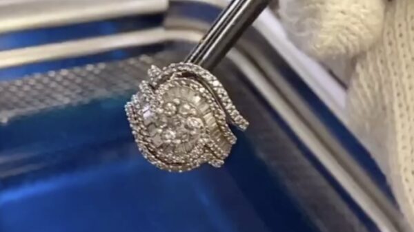 Je diamantjes op een lekker ultrasoon badje trakteren