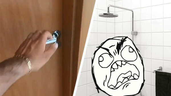 Je vriendin betrappen tijdens het zingen in de badkamer