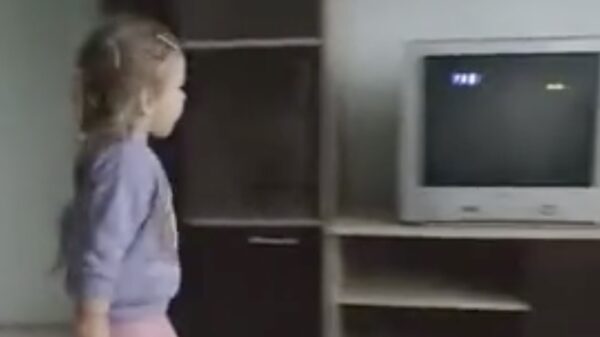 Schatje, kun je ff de tv fiksen?