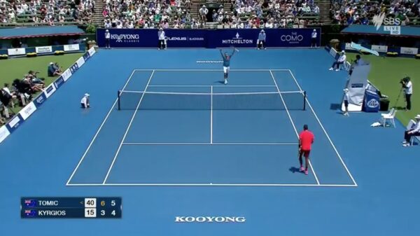 Tomic serveert de wedstrijd op briljante wijze uit