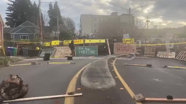 BLM-activisten toveren complete buurt in Portland om in 'uitzettingsvrije zone'