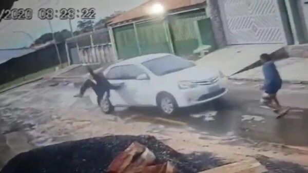 Jij mij overvallen? Nee hoor, vliegen zul je!