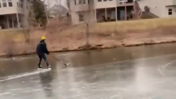 Nope, dat ijs is nog niet dik genoeg